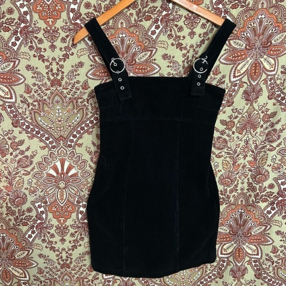 FOREVER 21 S black corduroy adjustable strap overall dress in EUC